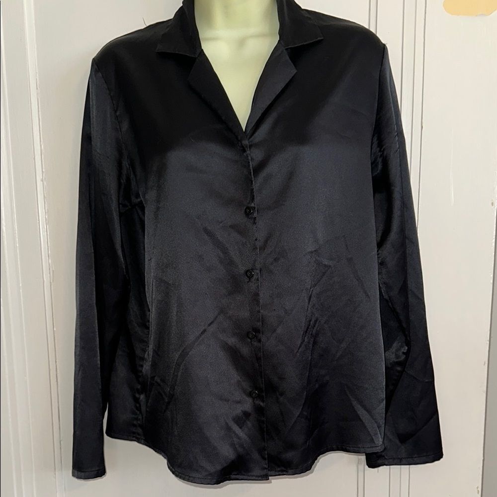 Victoria’s Secret black satin‎ polyester long sleeve button front pajama top